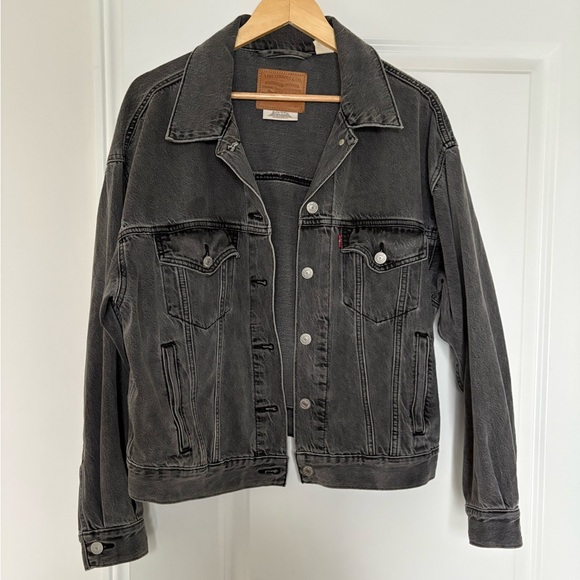 Levi's '90s Trucker Jacket - Picture 2 of 4